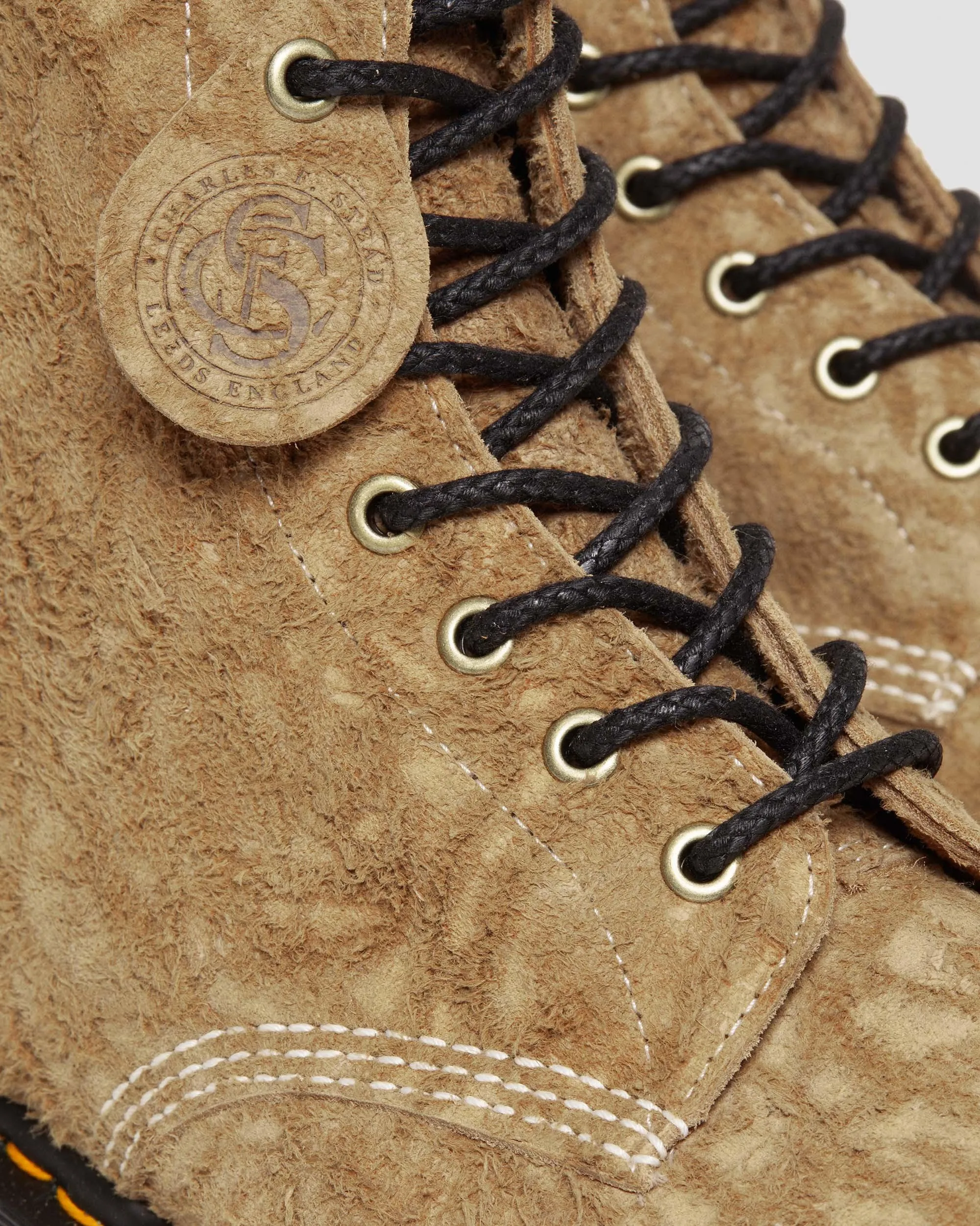 Botas 1460 Pascal Made in England de ante texturizado