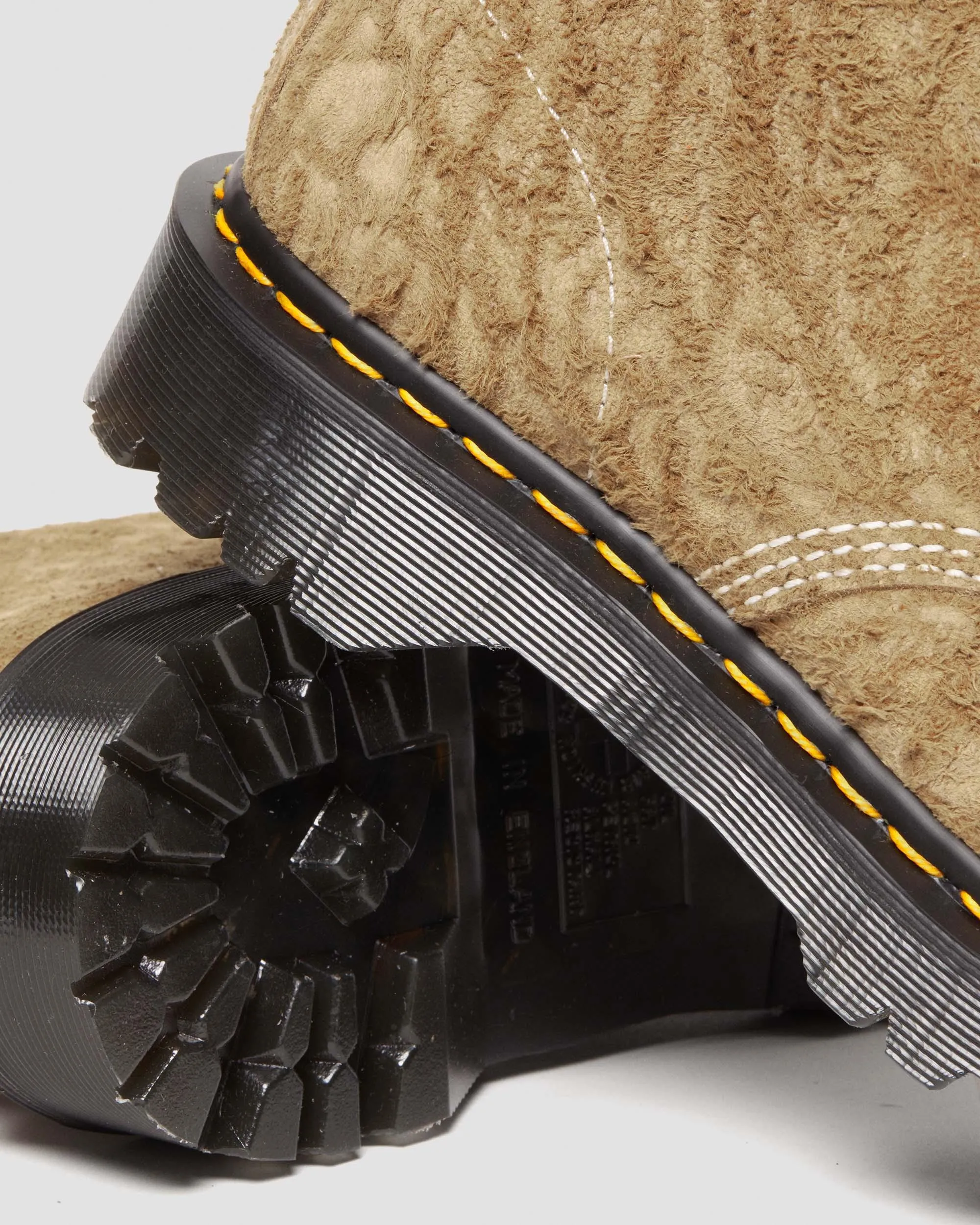Botas 1460 Pascal Made in England de ante texturizado