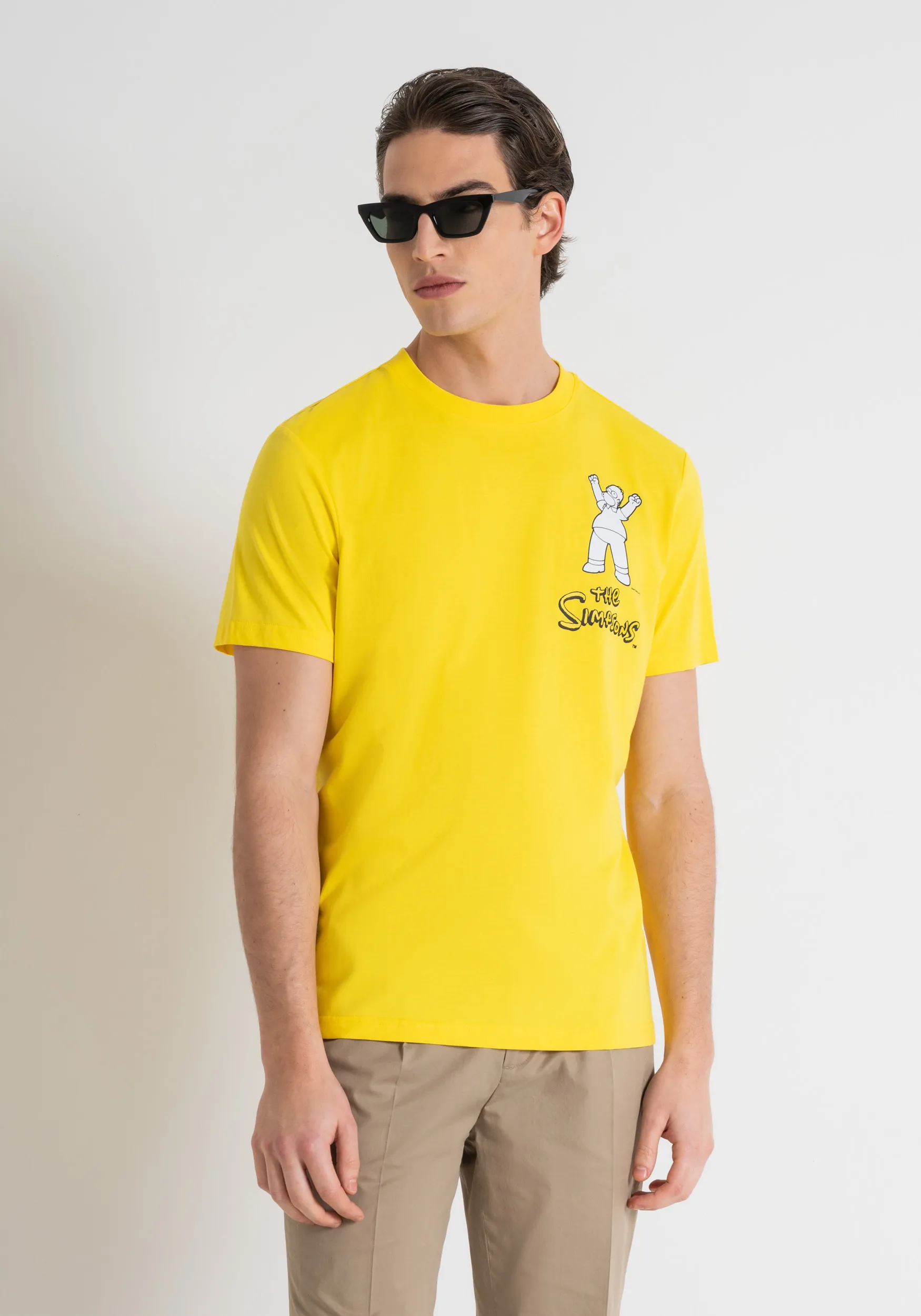 CAMISETA REGULAR FIT DE ALGODÓN CON PLÁSTICO ENGOMADO MATE «THE SIMPSON IMPRIMIR