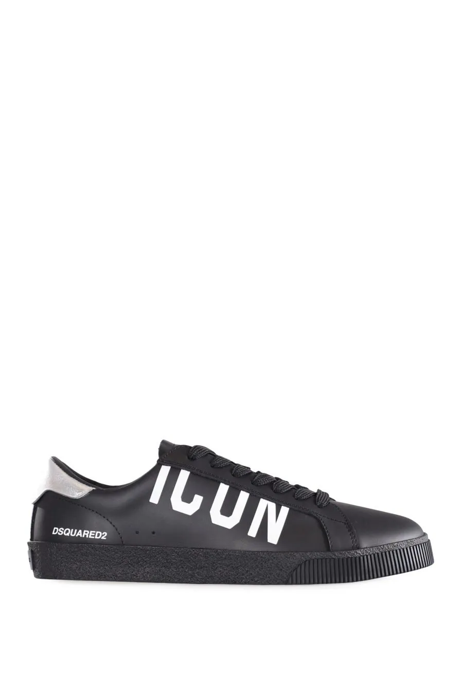Zapatillas negras con logo 